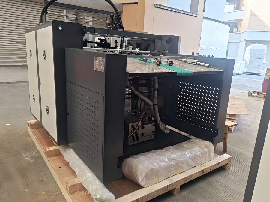 Uus Star YFMD-1050 automaatne kiire lamineerimismasin saadetakse Brasiiliasse!